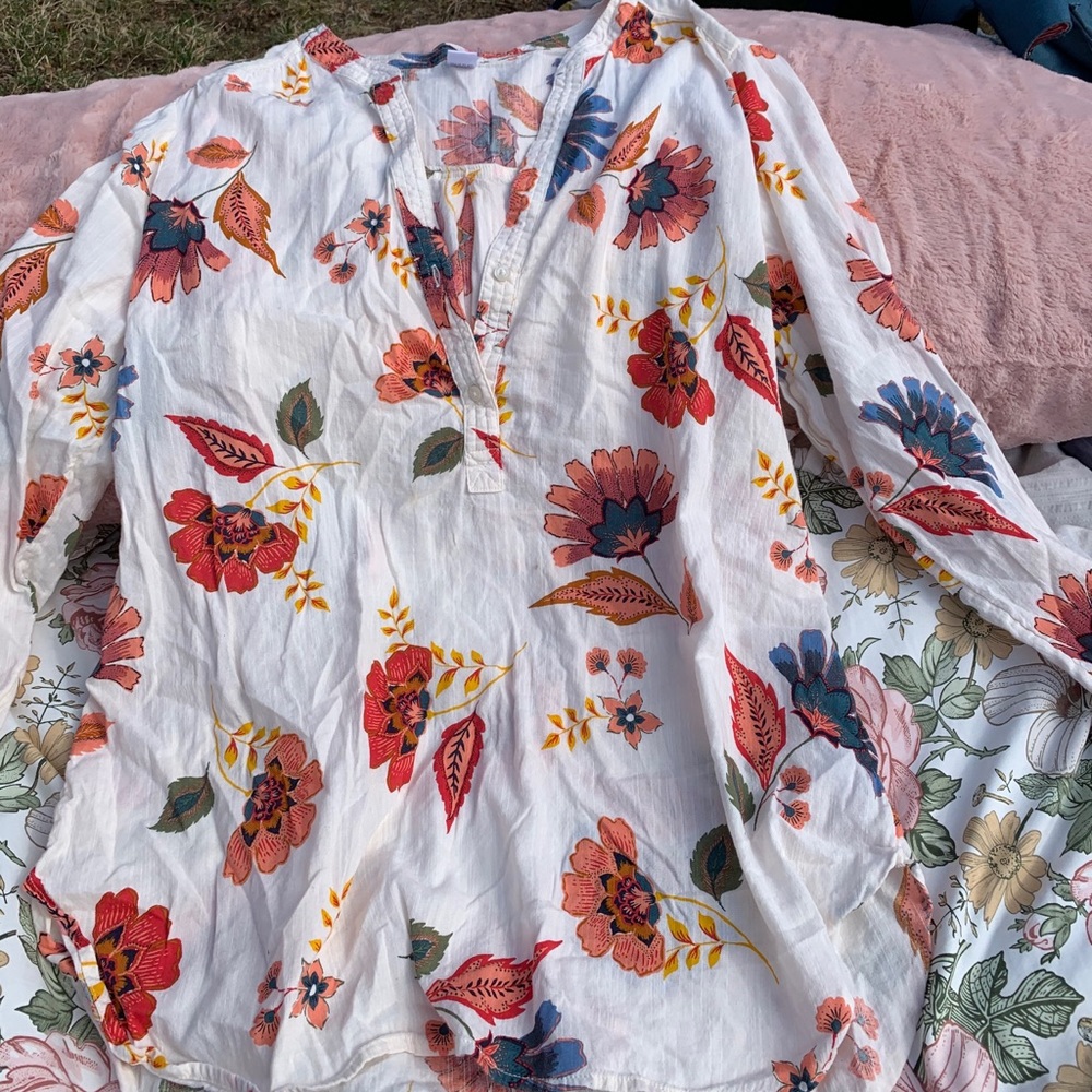 Size L Floral Linen Top